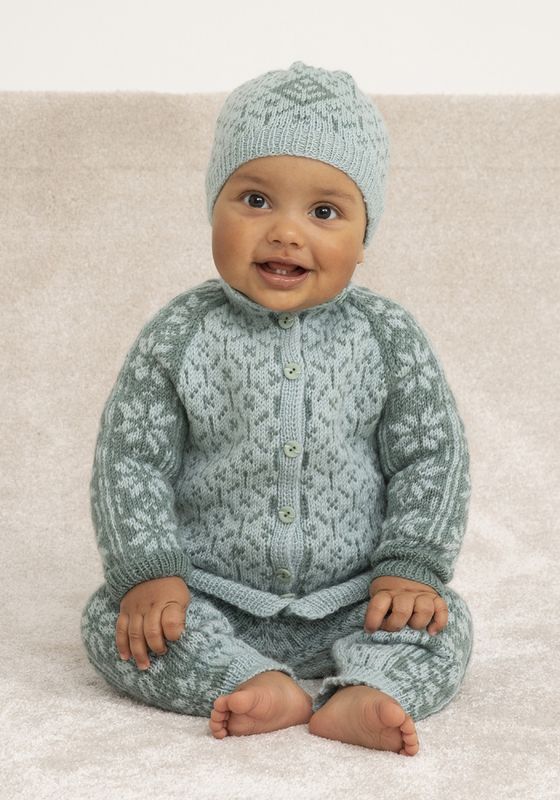 Ellinor-jakke, bukse og lue i Viking Baby ull | Strikkepakke