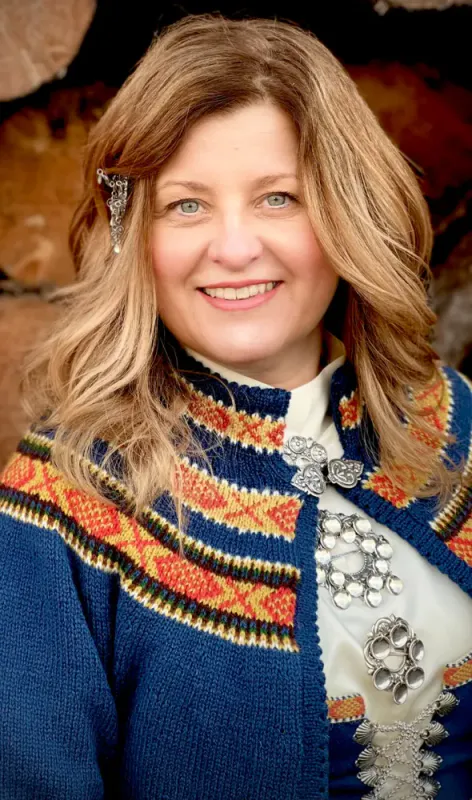 Hilde-jakken tilpasset Vestfoldbunaden 1932-modell (blå) | Strikkepakke