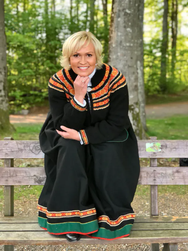 Grethe tilpasset Vestfoldbunad 1956 | Strikkepakke